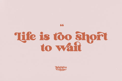 Brighton Vintage – 70s-Inspired Display Font with Bold Curves